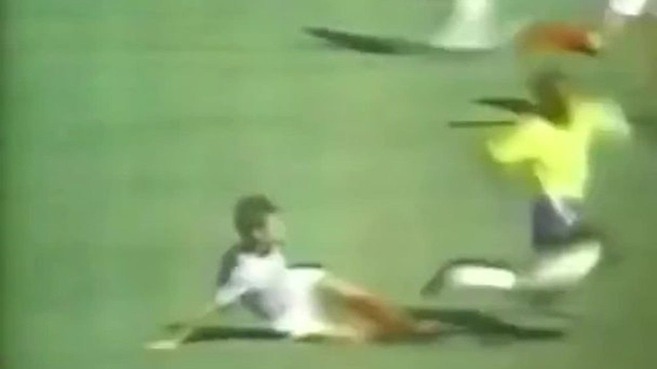 Pelé sofreu com faltas graves pela Seleção Brasileira