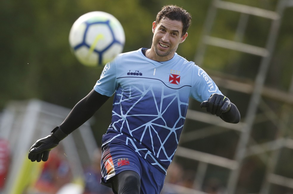 Martín Silva, ex-Vasco, detém o recorde de ficar 16 partidas seguidas no banco de reserva em Copas — Foto: Rafael Ribeiro/Vasco