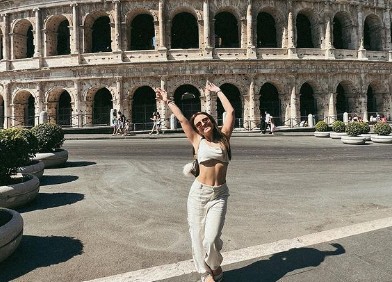 Larissa Manoela está em Roma, na Itália (Foto: Instagram)