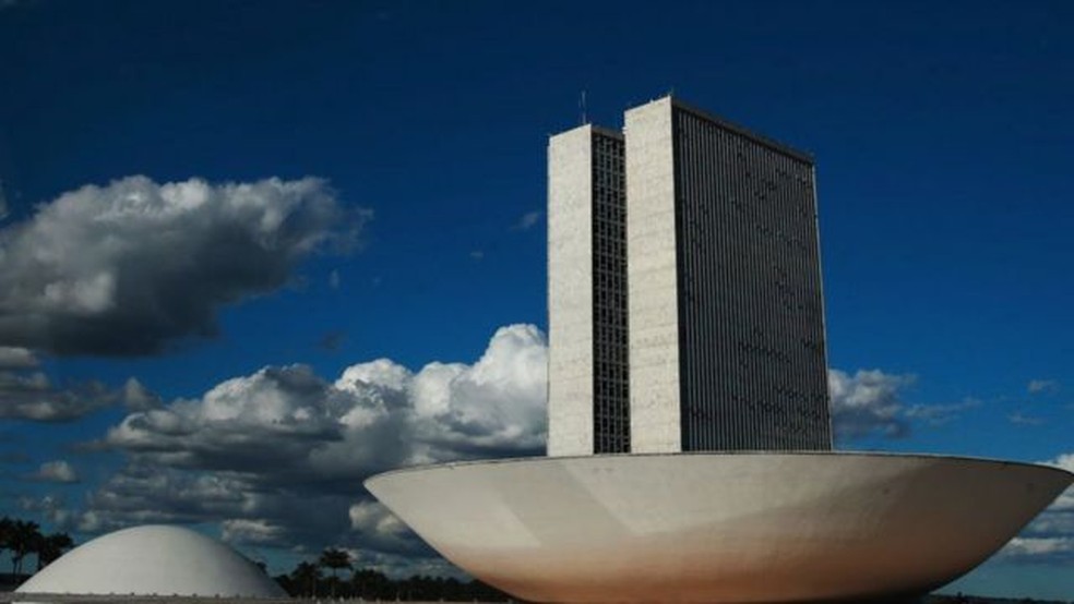 Para economistas, há risco de o governo parar por falta de dinheiro — Foto: Agência Brasil