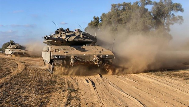 Tanque israelense na Faixa de Gaza (Foto: Agência EFE)