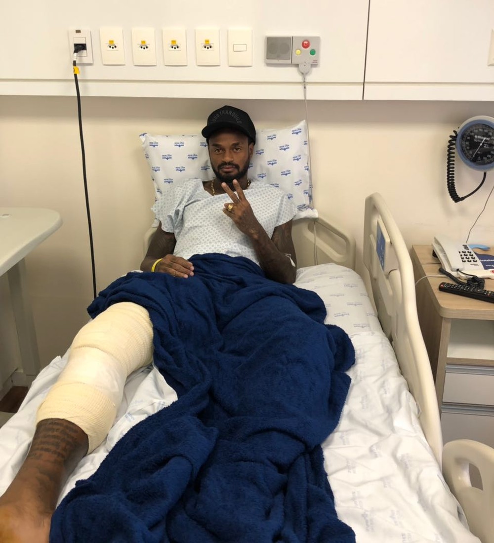 Volantes do Corinthians são operados em São Paulo