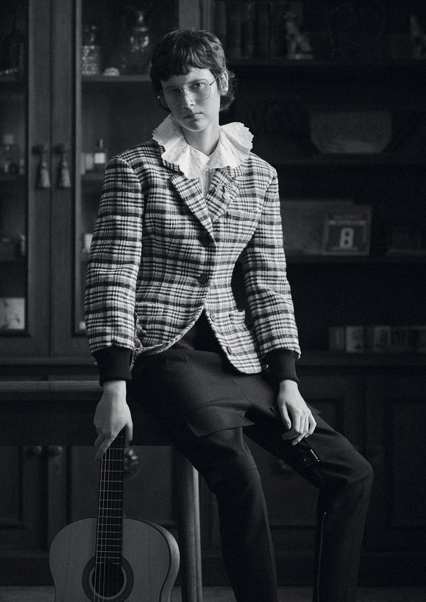 Jaqueta (R$ 16.300), top e calça, tudo Louis Vuitton (Foto: Mariana Maltoni)
