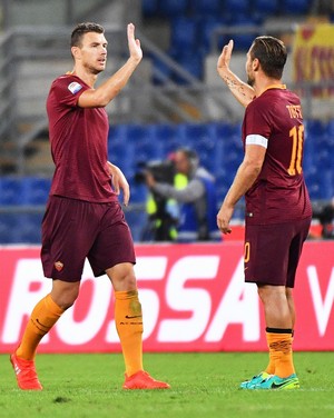 Brasileiro marca, e Roma é goleada pelo Genoa fora de casa no Italiano