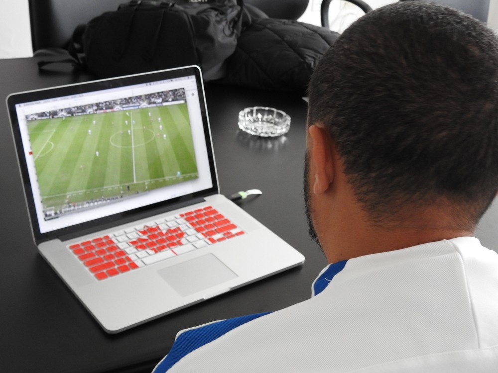 Reforços? Tática? Veja como funciona o centro de inteligência do líder Corinthians