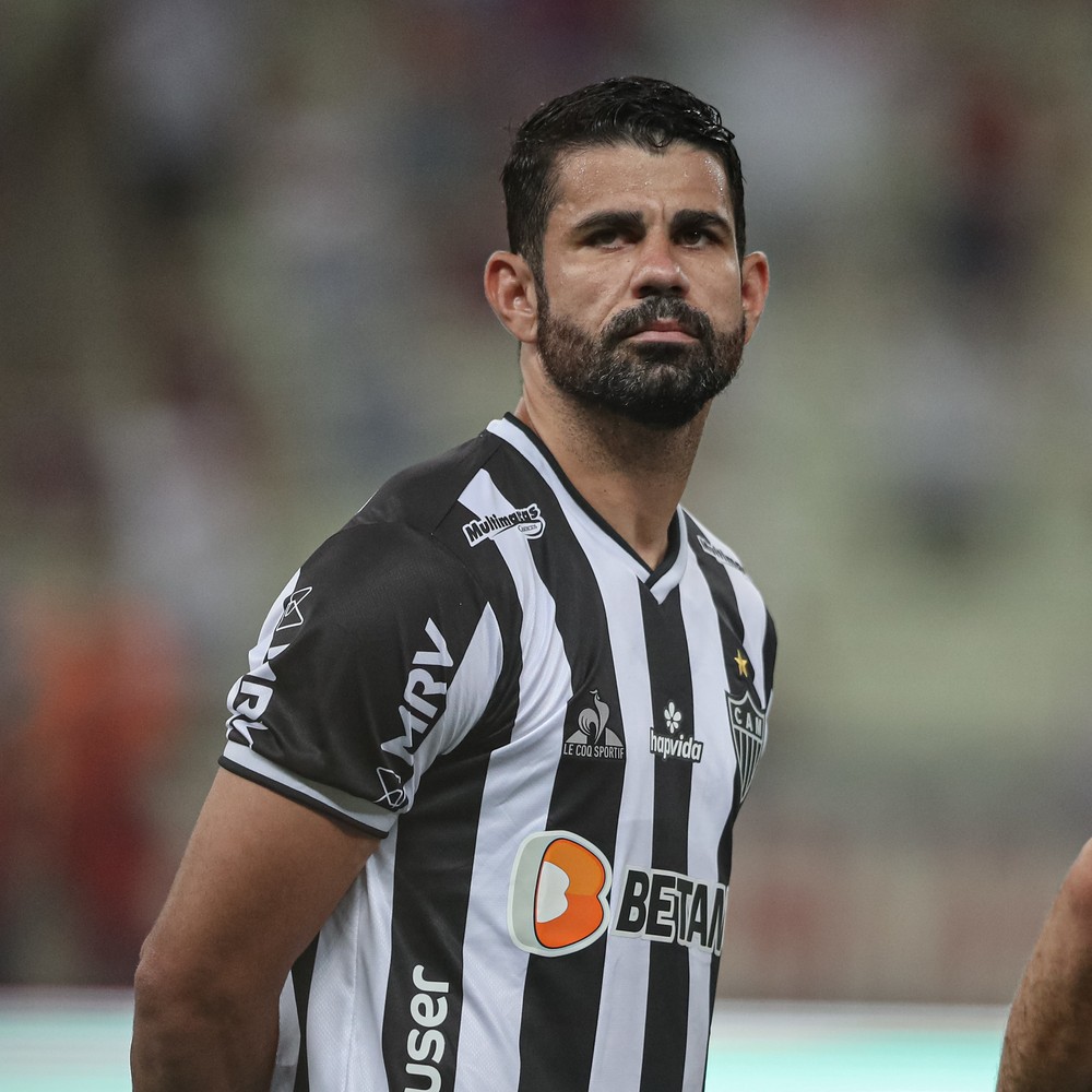 Diego Costa quer voltar a negociar com o Corinthians, mas clube vai esperar novo técnico
