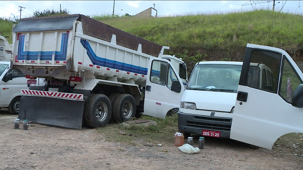 Polícia suspeita que veículos tenham sido roubados (Foto: Reprodução/TV Globo)