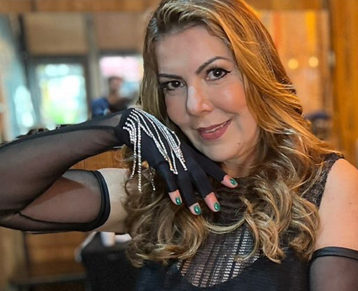 Claudiia Lira investe em podcast e lança atração com convidados famosos (Foto: Divulgação/Lá No Pod)