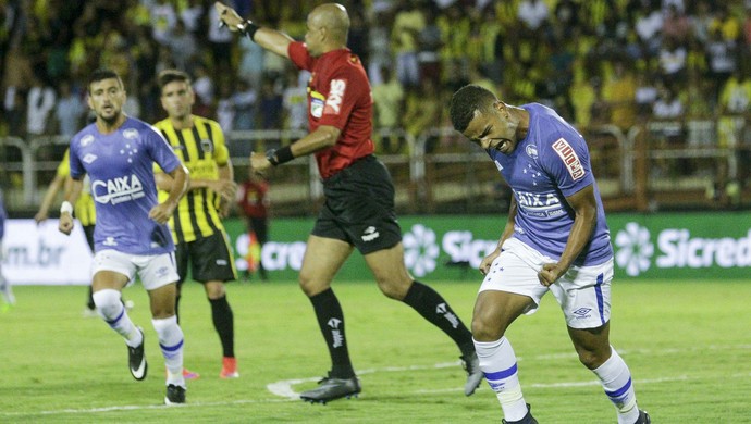 Força ofensiva e variedade de jogadas: destaques no início de ano do Cruzeiro