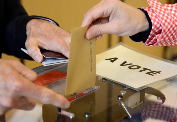 Franceses nos EUA votam nas eleições presidenciais (Foto: Mike Theiler/Reuters)