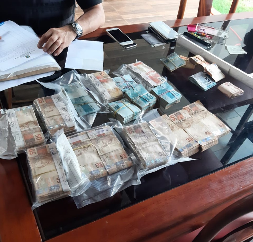 Dinheiro apreendido durante operação Balada, realizada pela PF de Uberlândia — Foto: Polícia Federal/Divulgação