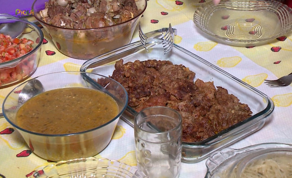 Pratos típicos com a carne do bode são comuns na cidade de Dom Inocêncio do Piauí — Foto: Reprodução Piauí de Riquezas