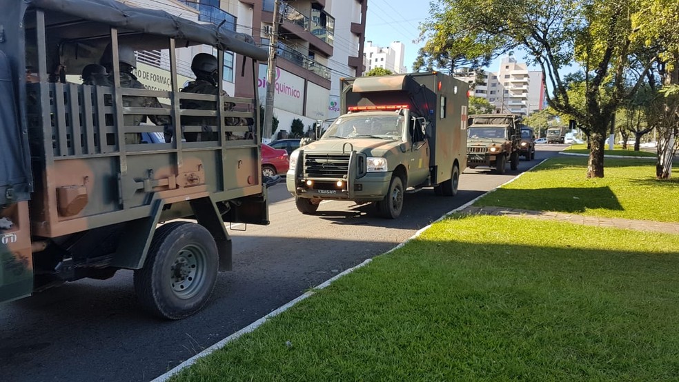 Exército e Polícia Civil fazem operação em Chapecó na manhã desta quinta-feira (28) — Foto: Polícia Civil/Divulgação