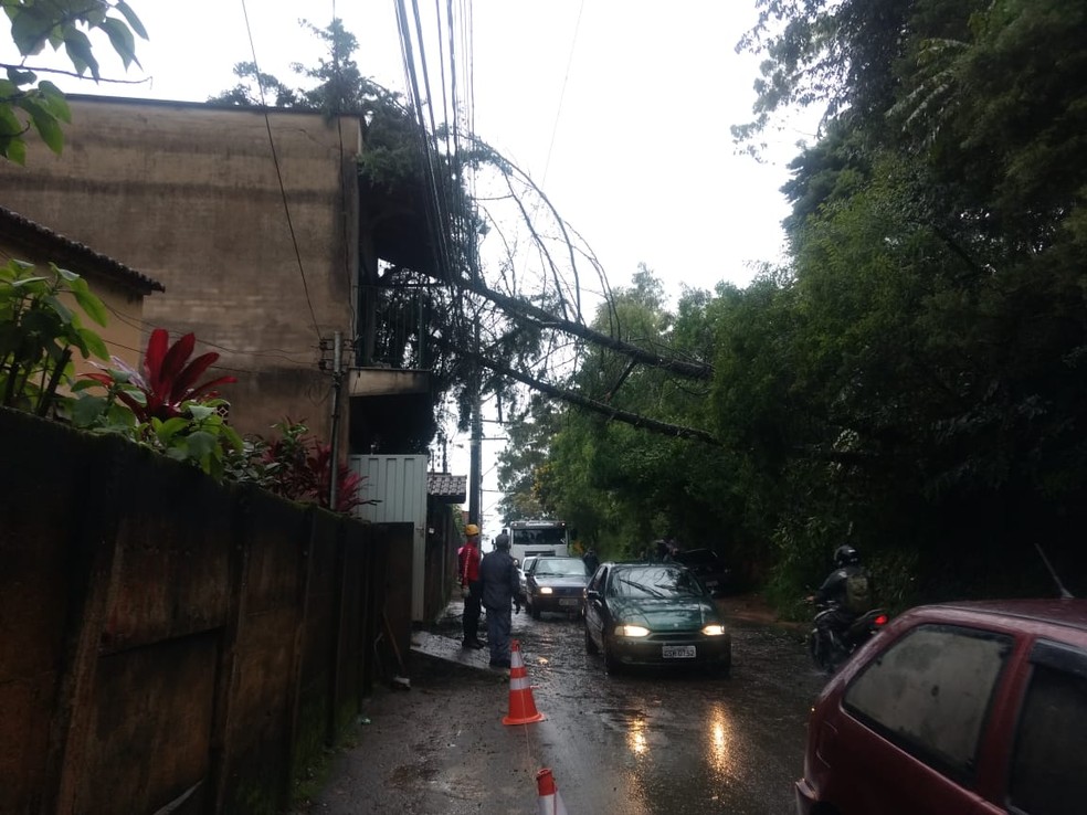 Chuvas causaram estragos em Barbacena — Foto: Corpo de Bombeiros/Divulgação