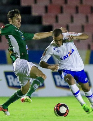 Com imagem desgastada, Cruzeiro vai usar clássico para retomar confiança