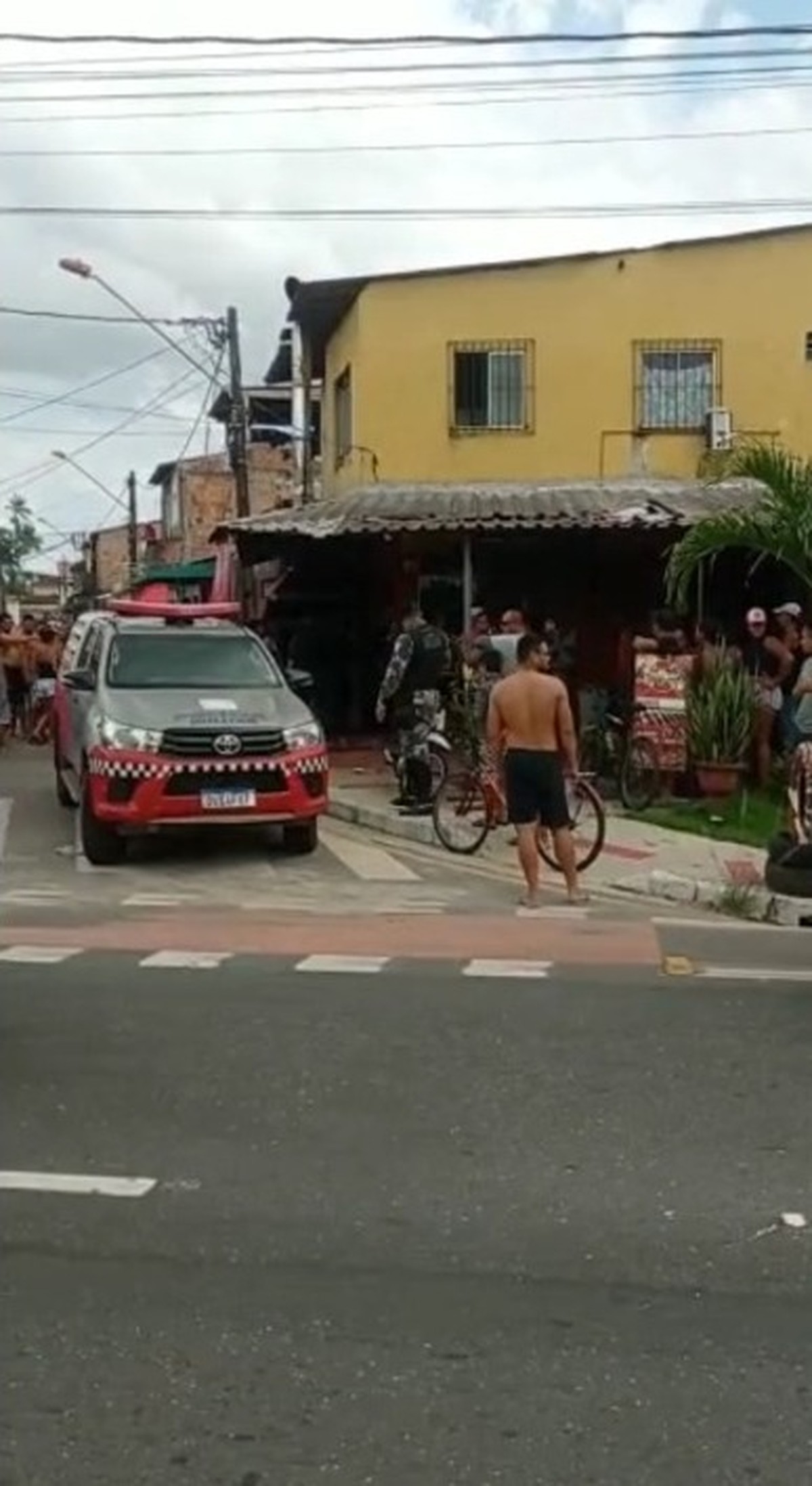 Tentativa De Assalto Termina Com Suspeito Morto E Sargento Baleado Dentro De Bar Em Belém Pará 