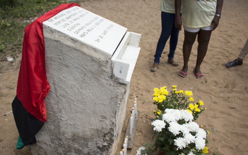 Memorial lembra morte de jovens em Vila Moisés, no Cabula — Foto:  Reaja – Organização Política 