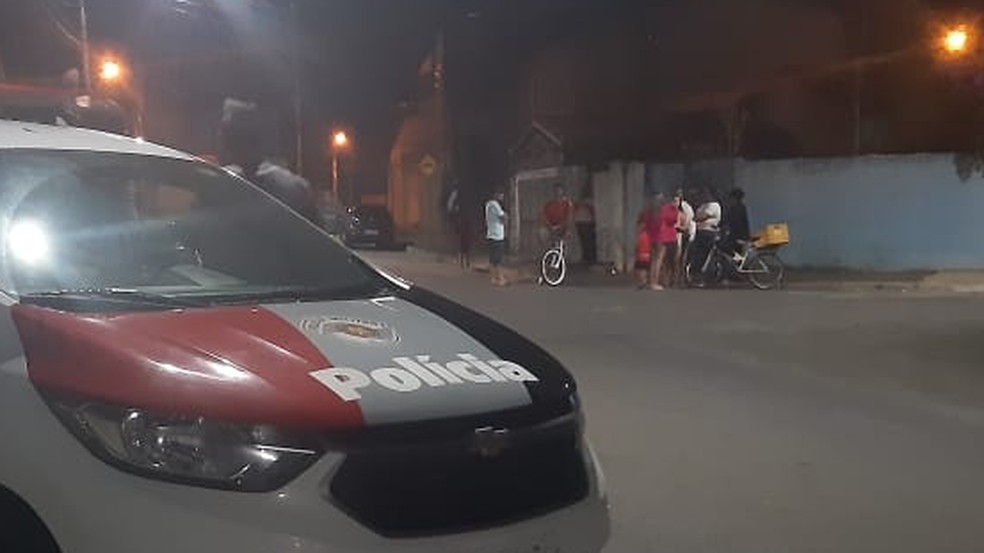 Viatura da Pol&iacute;cia Militar em Taubat&eacute; &mdash; Foto: Rauston Naves/Metropolitana