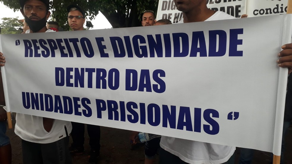 Manifestação de famílias no Centro de Detenção Provisória do Complexo Campinas-Hortolândia — Foto: Rosali Nazarete Madalena