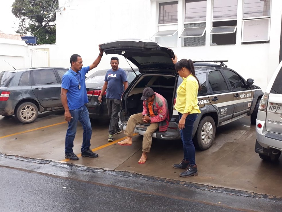 Autor foi preso preventivamente, suspeito de abusar das enteadas  â€” Foto: Ricardo GuimarÃ£es/G1