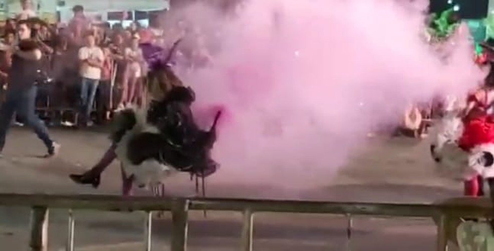 Verona Martins em apresentação em evento público  — Foto: Redes sociais