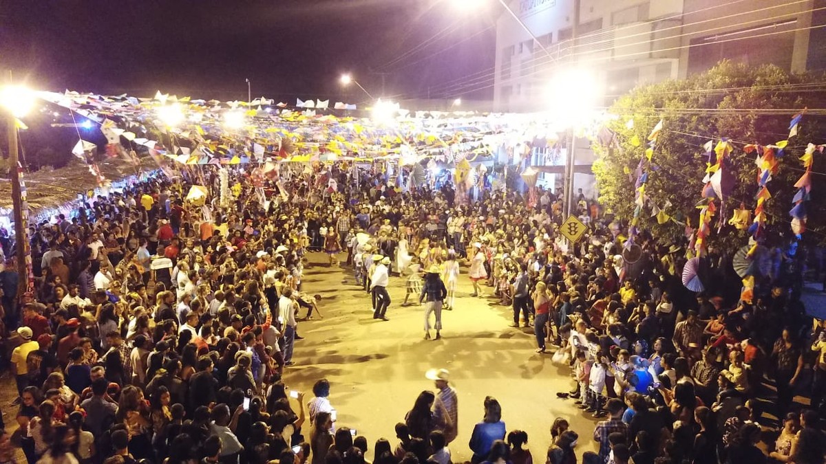 Escolas municipais participam do Festival de Quadrilhas em Jaru, RO Ariquemes e Vale do Jamari