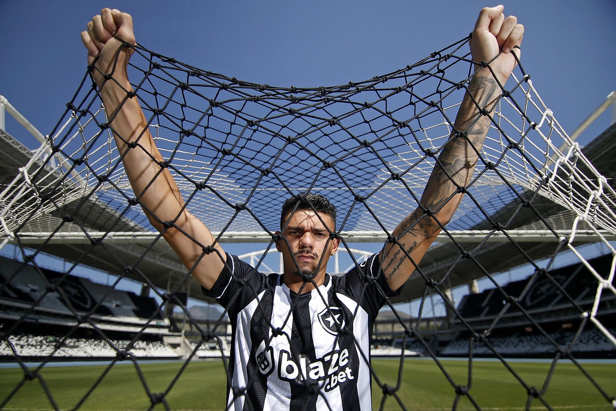 Quem é Tiquinho Soares Conheça O Novo Camisa 9 Do Botafogo Futebol Ge 8684