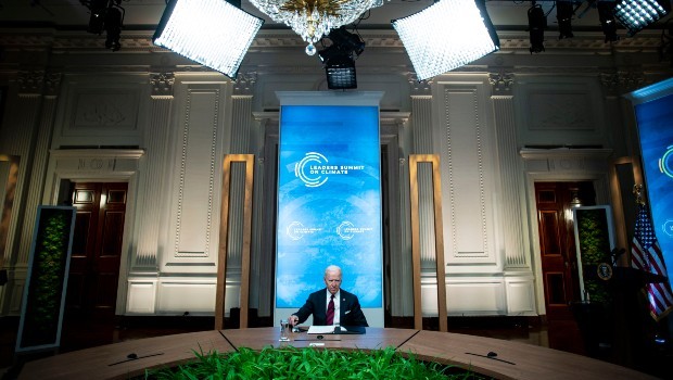 O presidente dos Estados Unidos, Joe Biden, durante a Cúpula de Líderes sobre o clima (Foto: Al Drago-Pool/Getty Images)