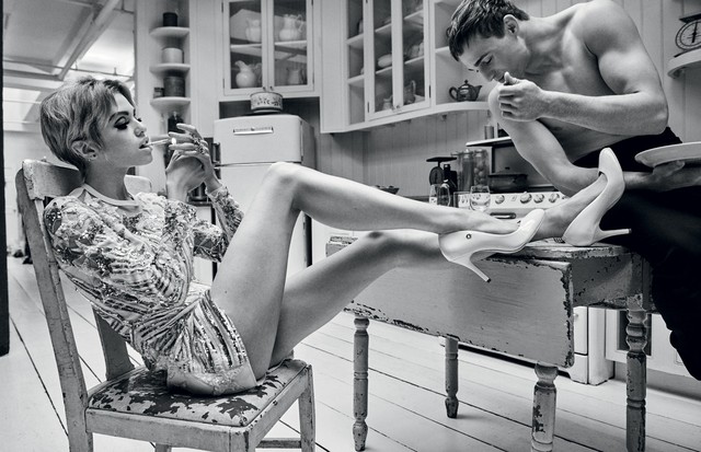 Stella Maxwell encarna uma Edie Sedgwick contemporânea na Vogue de maio (Foto: Giampaolo Sgura)