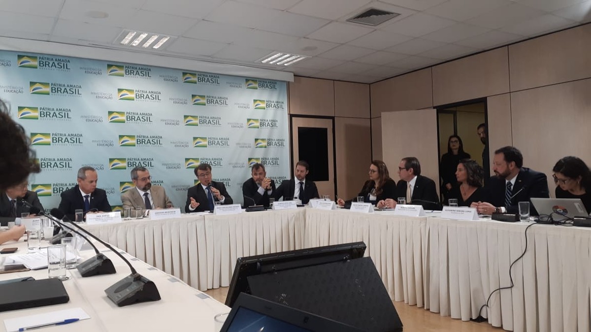 MEC lança lista de compromissos para a educação básica; veja pontos
