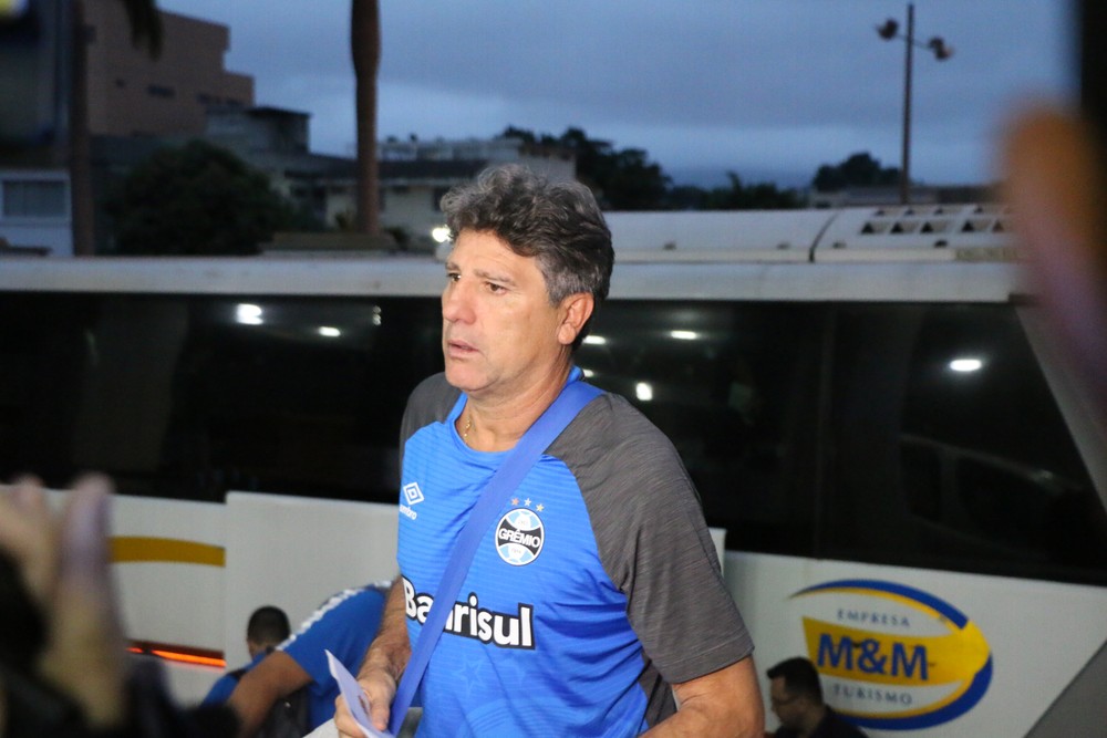 Grêmio chega a Guayaquil após sete horas e com orientação a torcida em voo