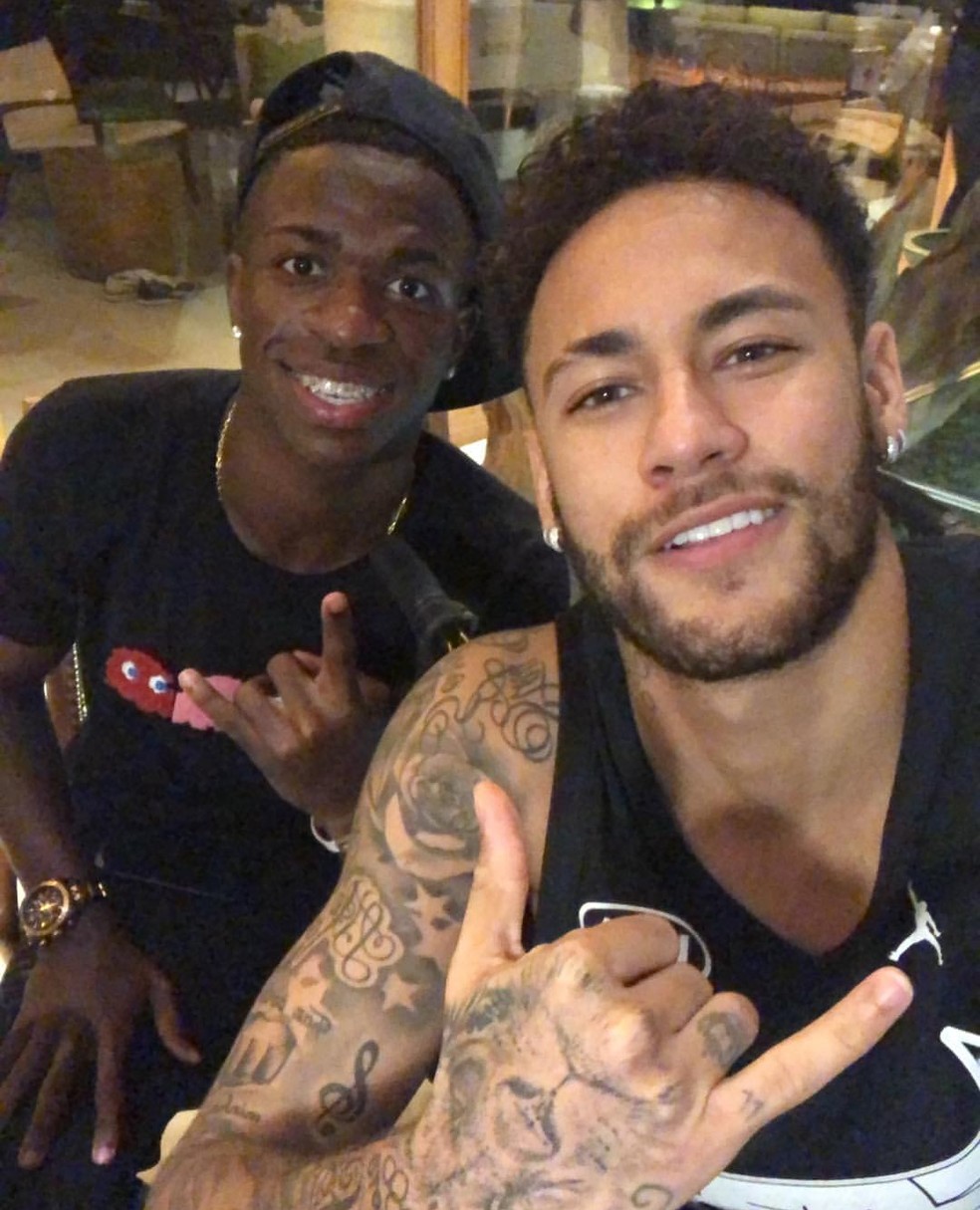 Vinicius Junior encontrou Neymar durante recupera&ccedil;&atilde;o do craque em Mangaratiba (Foto: Reprodu&ccedil;&atilde;o/Instagram)