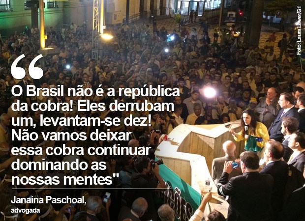 Faculdade de Direito da UFMG amanhece ocupada por alunos contra impeachment  - Rede Brasil Atual