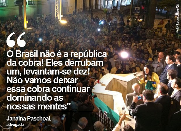 Faculdade de Direito da UFMG amanhece ocupada por alunos contra impeachment