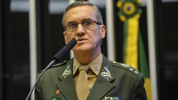Ex-comandante do Exército, o general Eduardo Villas Bôas se disse 'preocupado' com as investigações do Supremo depois que um general da reserva foi alvo do inquérito (Foto: Antônio Cruz/Agência Brasil/BBC)