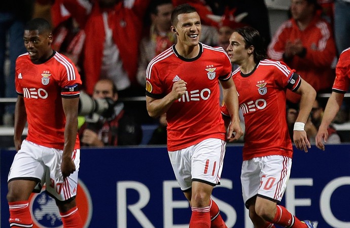 Lima comemora, Benfica x Juventus (Foto: AP)