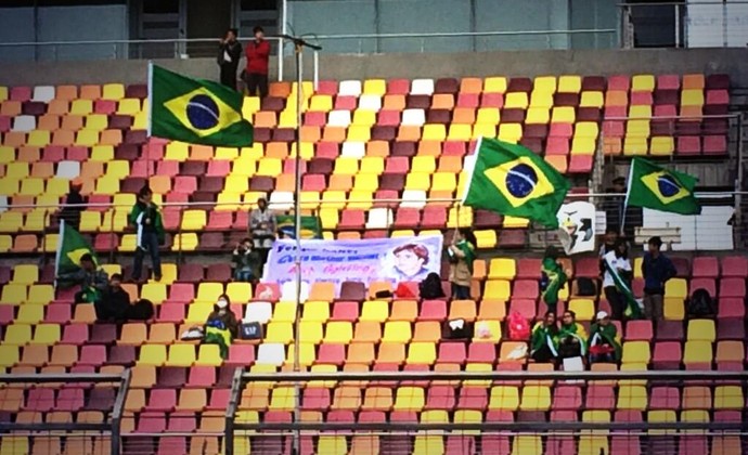 Torcida brasileira marcou presença na China (Foto: Divulgação/Williams)