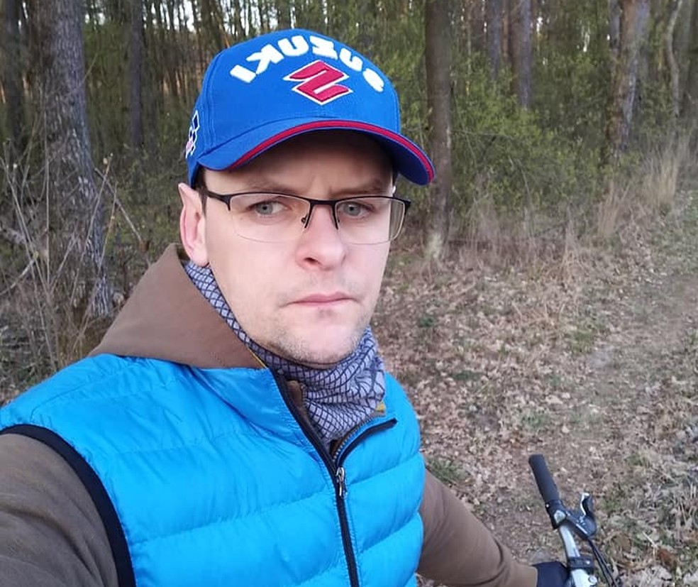 Sergii Perebeinis, marido e pai dos três mortos em ataque à cidade de Irpin — Foto: Reprodução/Facebook/Sergii Perebeinis