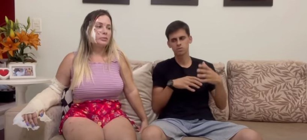 Pedro explicou como retirou Aline do caminhão  — Foto: Youtube/ Reprodução 