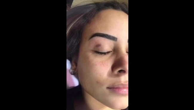 Modelo denuncia ter sido espancada durante casamento com ex-jogador de futebol