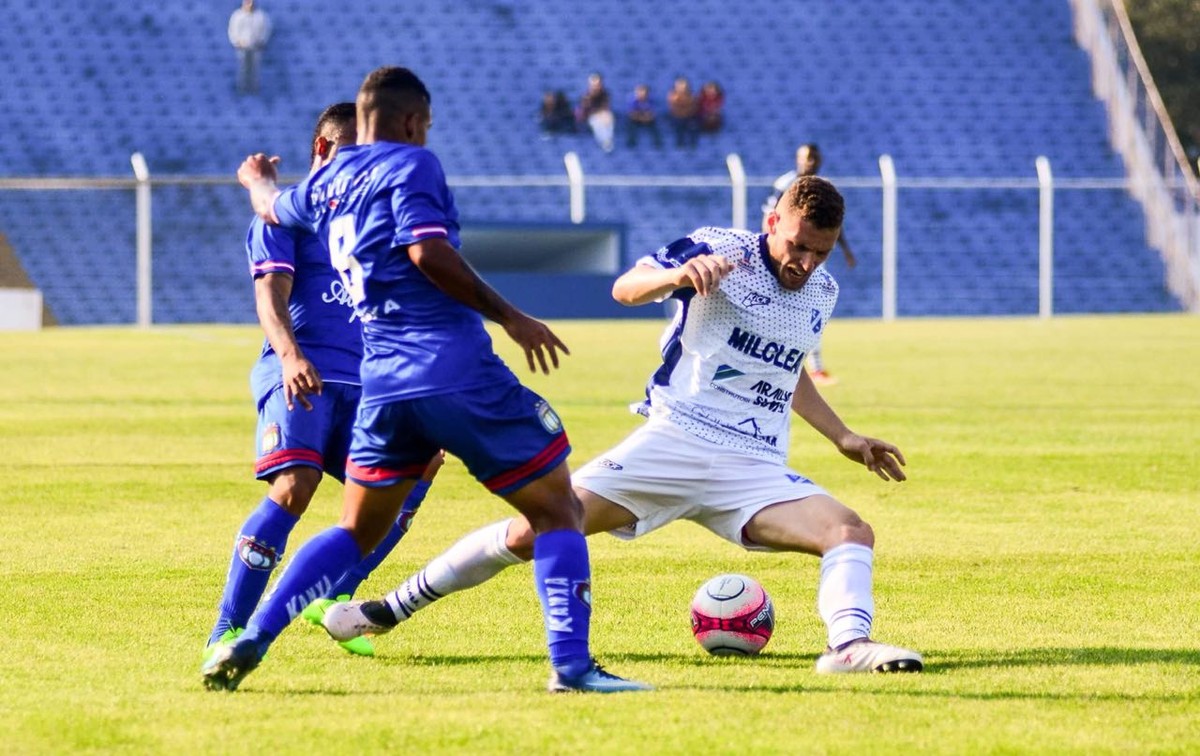 São Caetano derrota Taubaté e se isola na liderança do Grupo 3 na Copa ...
