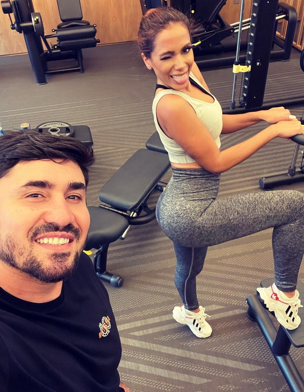 Anitta treina com Rodrigo Ruiz (Foto: Reprodução/Instagram)