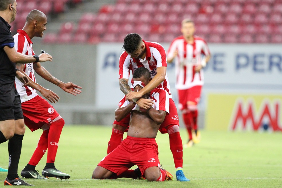 Náutico entra em campo nesta segunda-feira contra o Afogados (Foto: Marlon Costa / Pernambuco Press)
