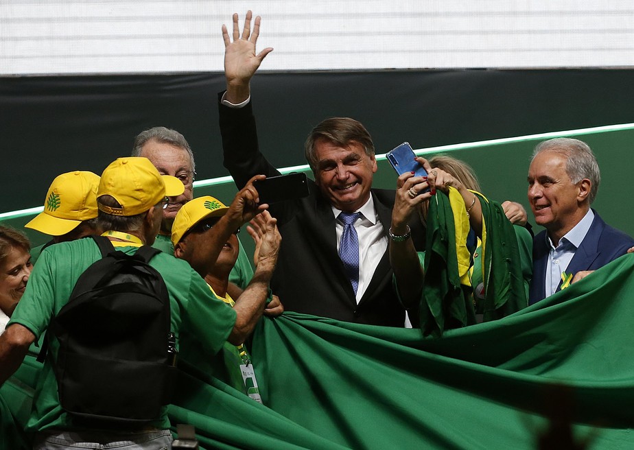 Com atraso, bancada ruralista anuncia apoio à reeleição de Bolsonaro