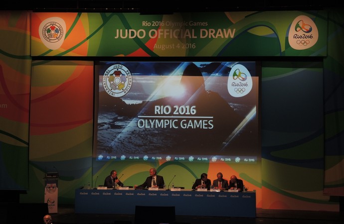 Sorteio chaves judô Rio 2016 (Foto: David Abramvezt)