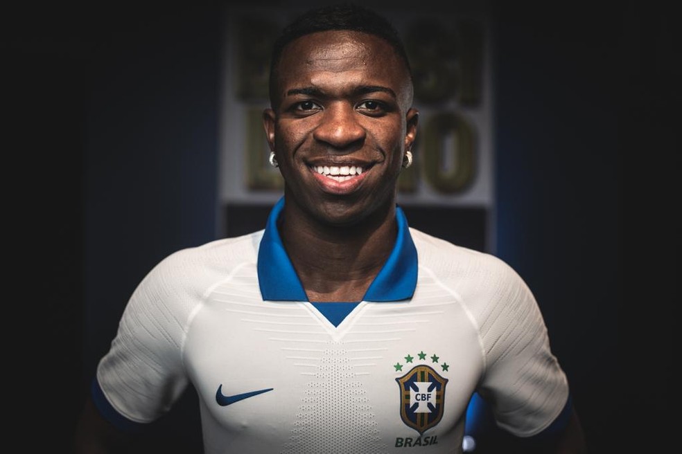 Vinicius Junior; camisa; Brasil; seleção brasileira; branca — Foto: Divulgação/Nike