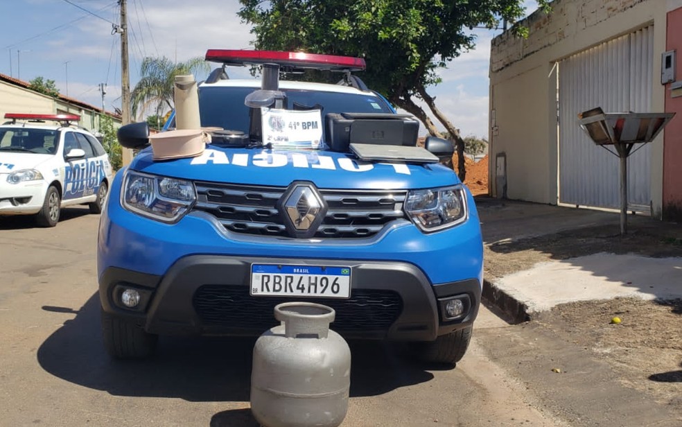 Objetos que seriam furtados da casa de passageira levada a rodoviária por motorista de app — Foto: Divulgação/Polícia Militar
