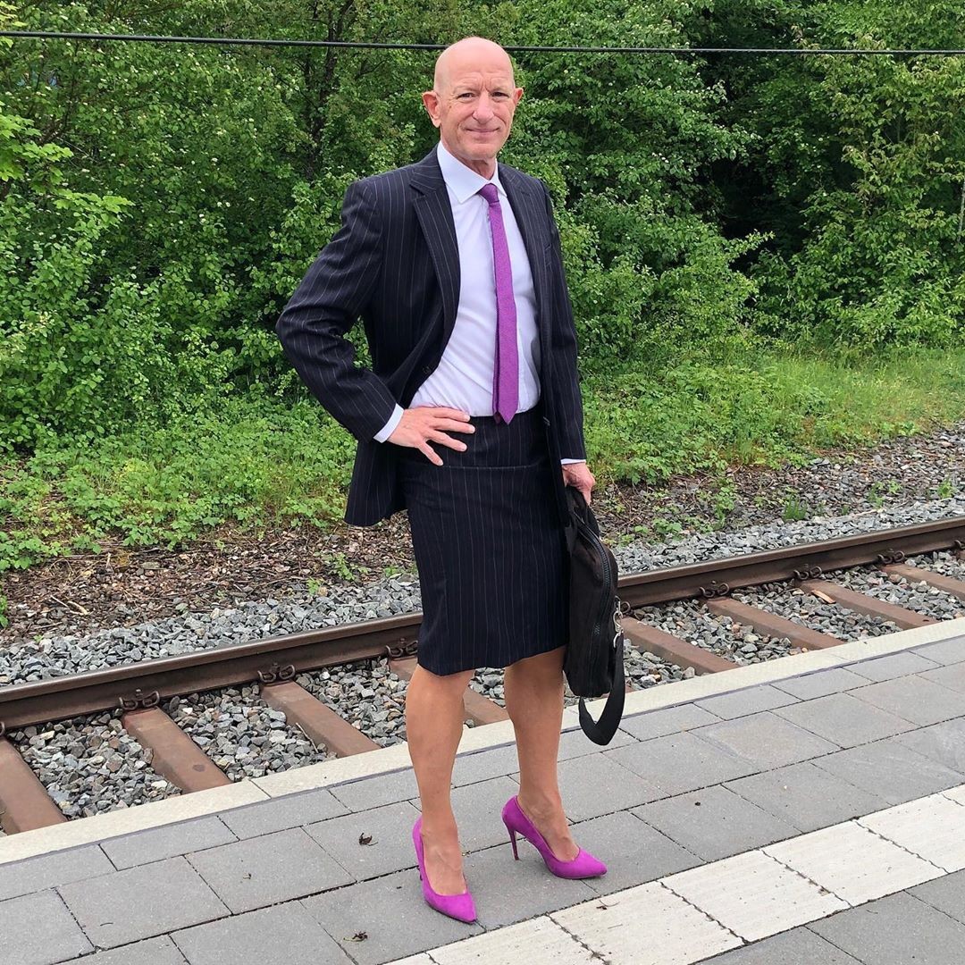 Mark Bryan mora na Alemanha e quer provar que roupa não tem gênero (Foto: Instagram/ Reprodução)