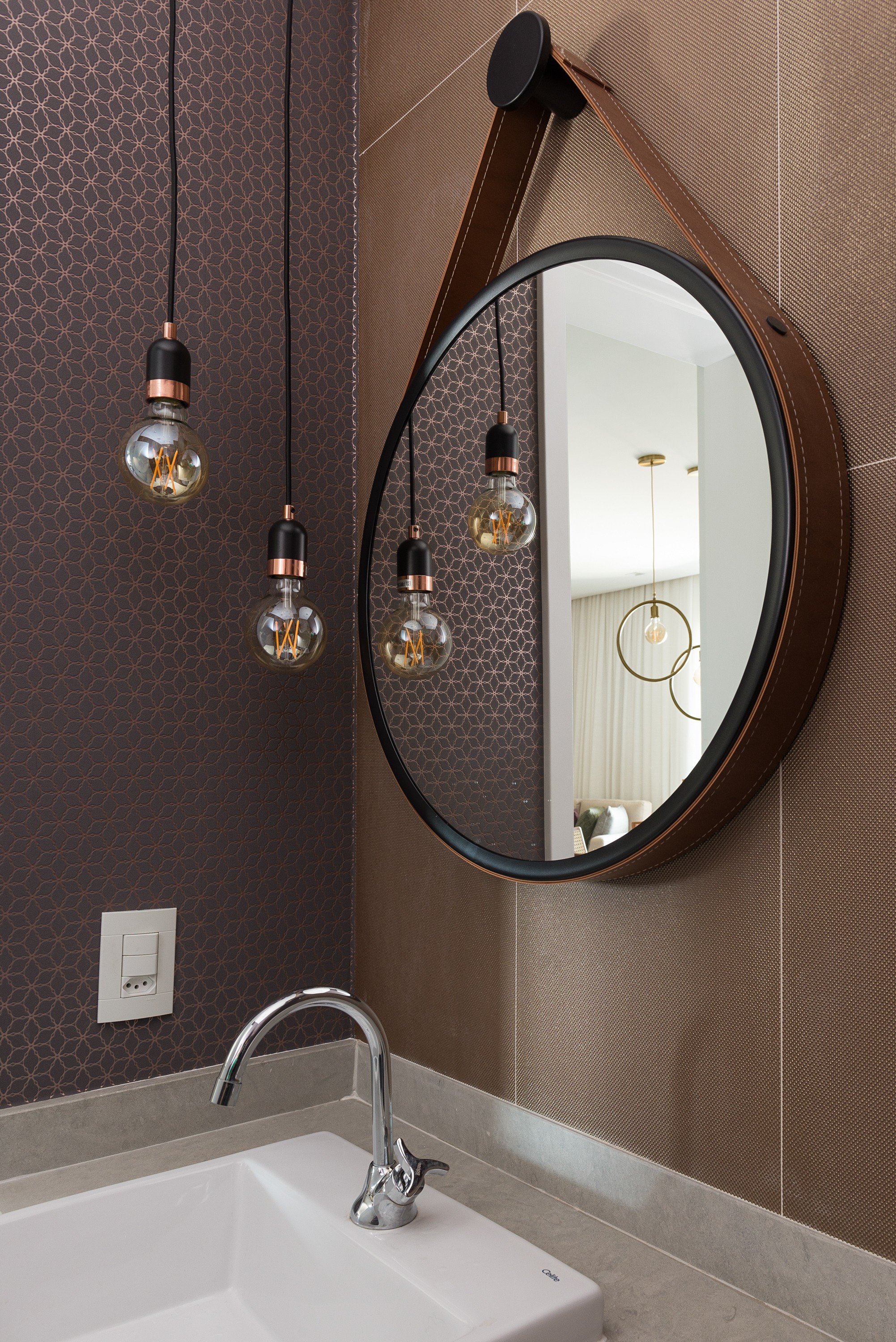 Espelho Adnet: 10 ideias para usar a peça na decoração (Foto: Divulgação)