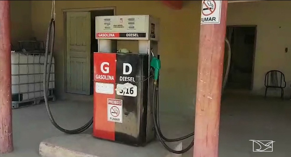 Durante a operação da polícia foram apreendidos cerca de 1000 litros de combustível (Foto: Reprodução/TV Mirante)